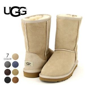 NWOT UGG Classic Short Boot Sand Size 7